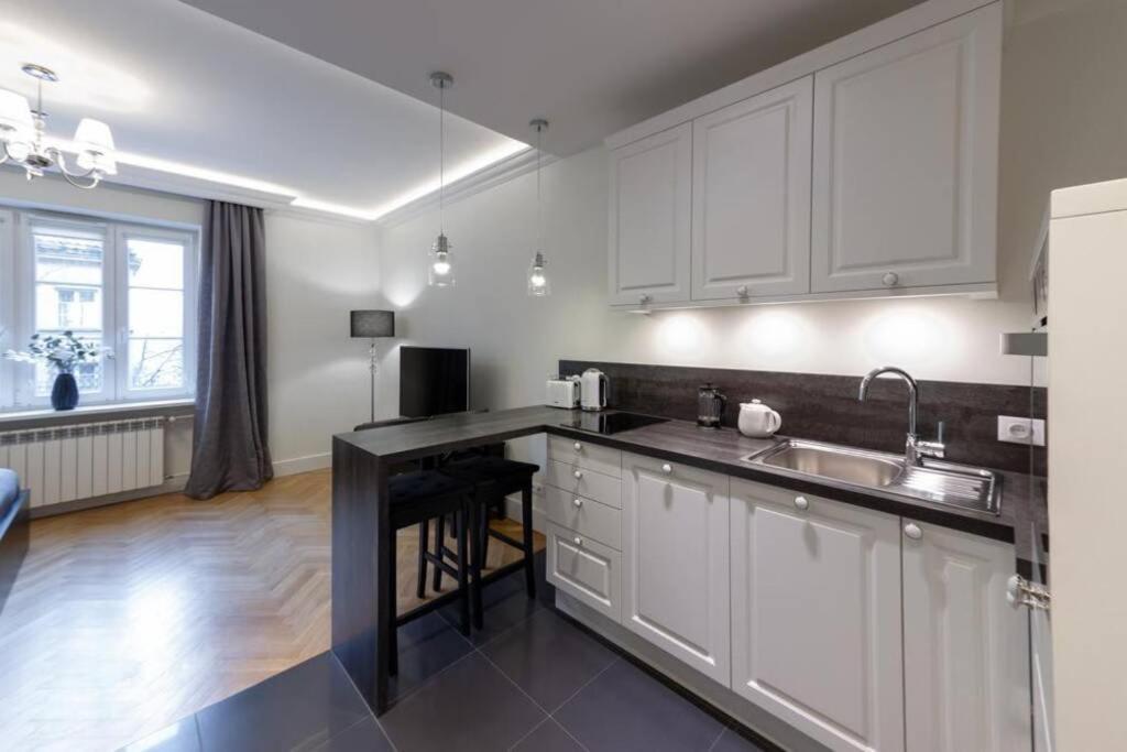 Apartamenty-Mi Crystal Varsóvia Exterior foto